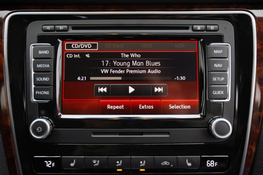  Volkswagen Passat 2011 года  (US) (фото 96 из 111)